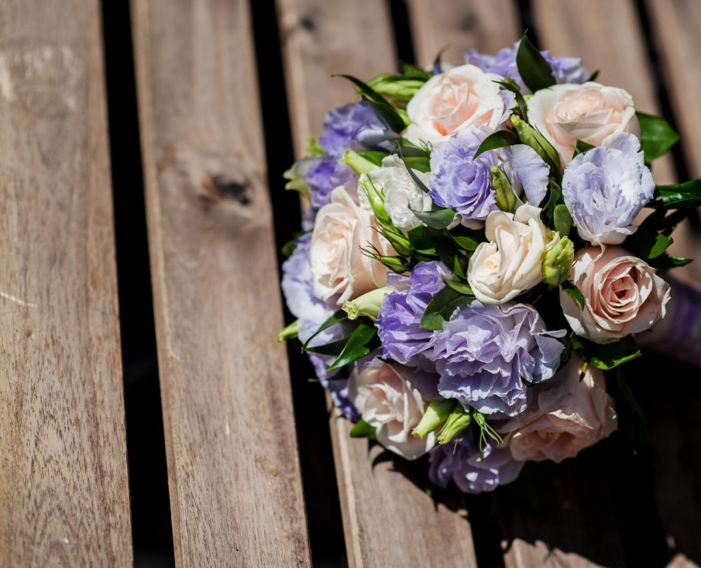 Flores boda moradas